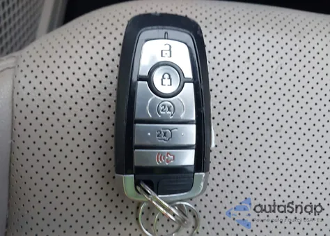 2020 Ford Escape Sel z USA, uszkodzony, nr VIN 1FMCU9H68LUB16781